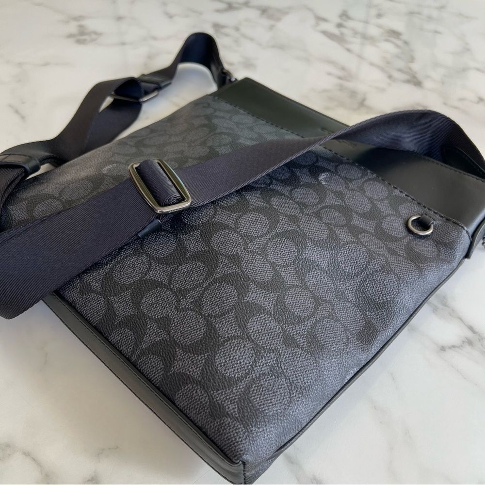 NWOT Coach Metropolitan Slim Messenger In Signature Canvas Charcoal Black 68368 - Picture 9 of 13
